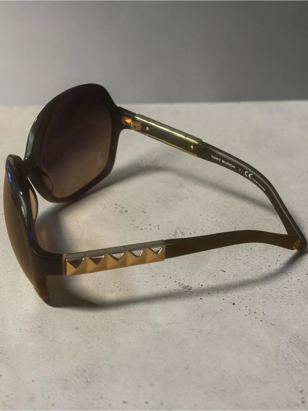 Tory Burch Oversized Black Gradient Sunglasses Gold Hardware